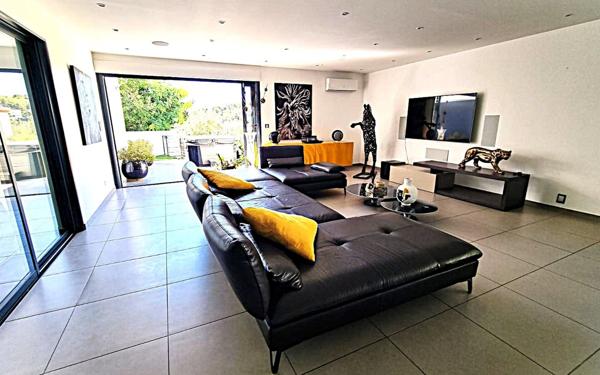 Maison à vendre    4 pièces • 239,50 m2 Marseille 13