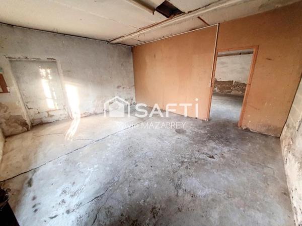 Maison de plain-pied représente une belle opportunité pour un projet de rénovation ou d’investissement.