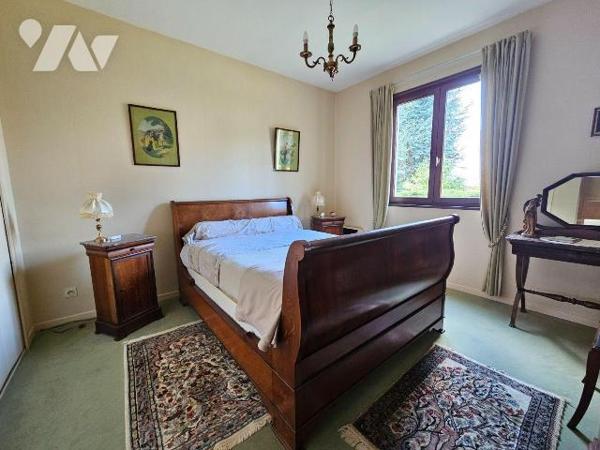 A VENDRE - LE MESNIL ESNARD

Maison de plain pied de 1981 composée d'une entrée, séjour - sal...