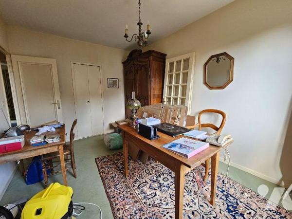 A VENDRE - LE MESNIL ESNARD

Maison de plain pied de 1981 composée d'une entrée, séjour - sal...