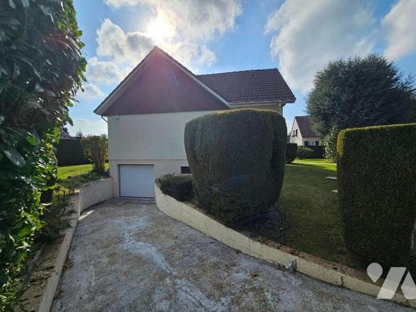 A VENDRE - LE MESNIL ESNARD

Maison de plain pied de 1981 composée d'une entrée, séjour - sal...