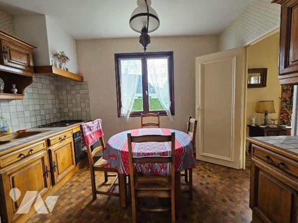 A VENDRE - LE MESNIL ESNARD

Maison de plain pied de 1981 composée d'une entrée, séjour - sal...