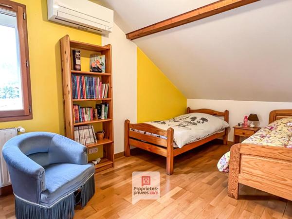 Maison familiale 122 m2 - 4 chambres - terrasse - jardin -  Crolles (38920)