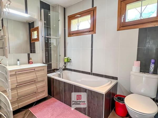 Maison familiale 122 m2 - 4 chambres - terrasse - jardin -  Crolles (38920)