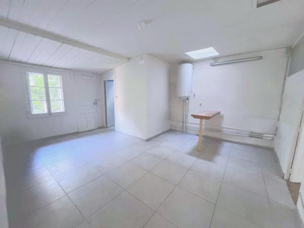 Immeuble en monopropriété avec terrasse côté cour en plein cœur du quartier Mazarin