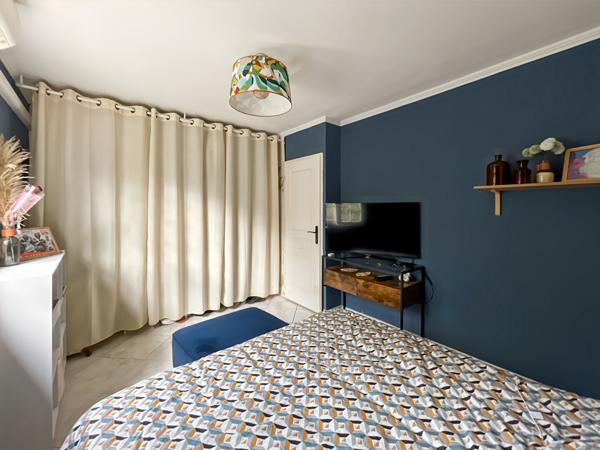 MAISON JUMELÉE DE TYPE 4/5 PIÈCES DANS DOMAINE SÉCURISÉ