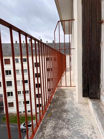 T4 DANS RESIDENCE SECURISEE , PARKING NUMEROTE, CAVE ET GRENIER