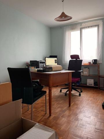 T4 DANS RESIDENCE SECURISEE , PARKING NUMEROTE, CAVE ET GRENIER