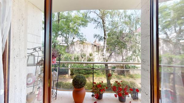 Appartement au calme avec balcon au coeur des Lilas