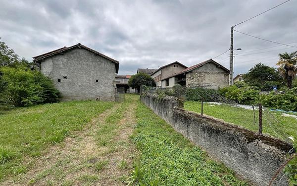 Maison à vendre    6 pièces •  Loures-Barousse