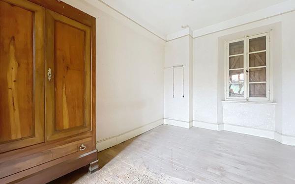 Maison à vendre    6 pièces •  Loures-Barousse