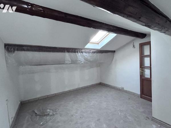 Maison A RENOVER : 1 studio + 1 T2 + 1 T3