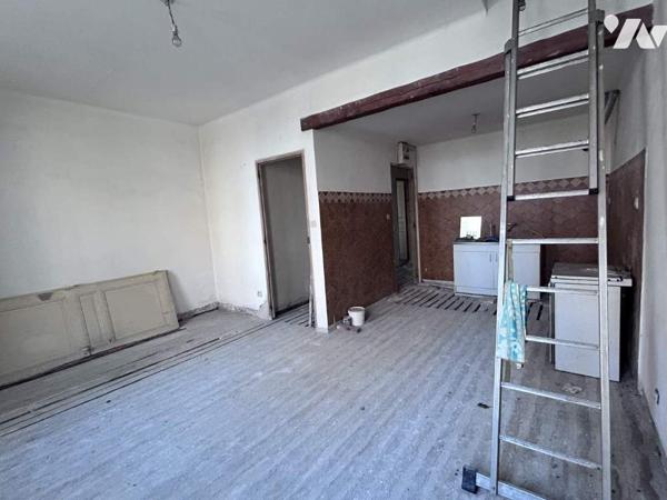 Maison A RENOVER : 1 studio + 1 T2 + 1 T3