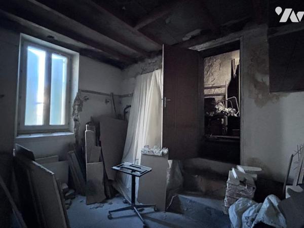 Maison A RENOVER : 1 studio + 1 T2 + 1 T3