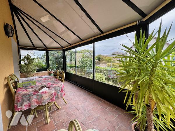 Grand pavillon en parfait état