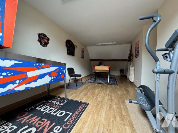 Grand pavillon en parfait état