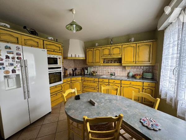 Grand pavillon en parfait état