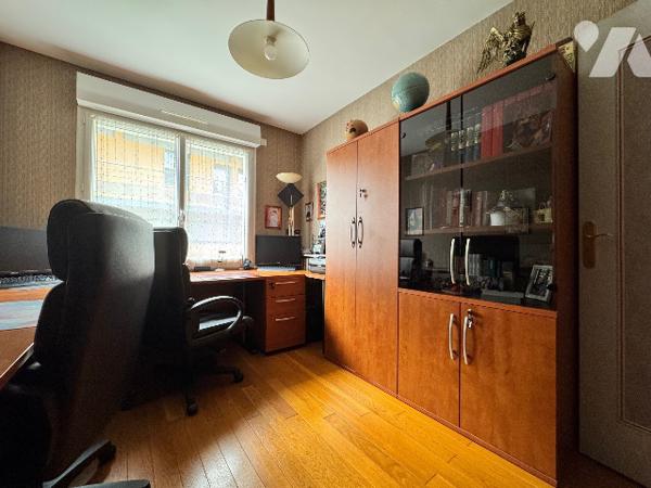 Grand pavillon en parfait état