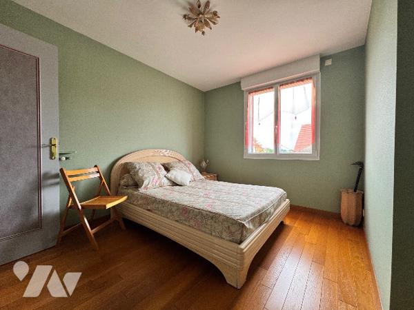 Grand pavillon en parfait état