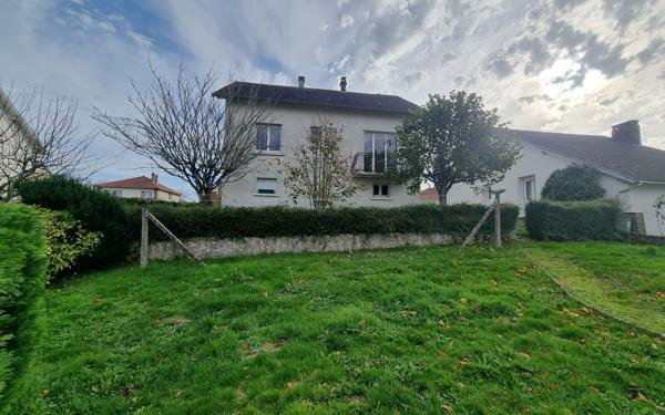Maison à vendre    5 pièces • 118 m2 Saint-Yrieix-la-Perche