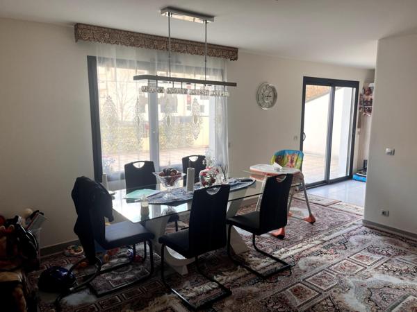 Appartement T6 de standing avec grande terrasse