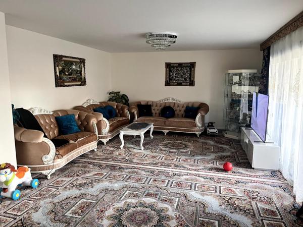 Appartement T6 de standing avec grande terrasse