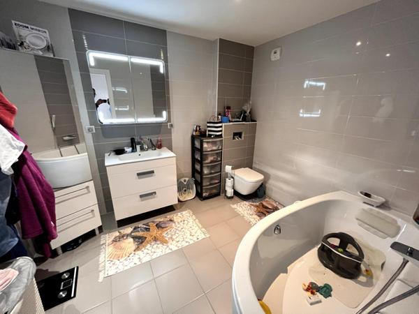 Appartement T6 de standing avec grande terrasse