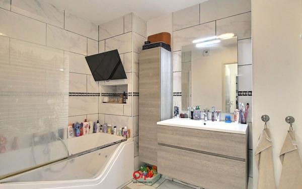 Appartement à vendre    3 pièces • 60 m2 Marseille 10