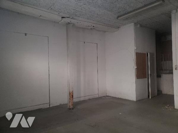 Ensemble Immobilier commercial + habitation au centre ville JOIGNY