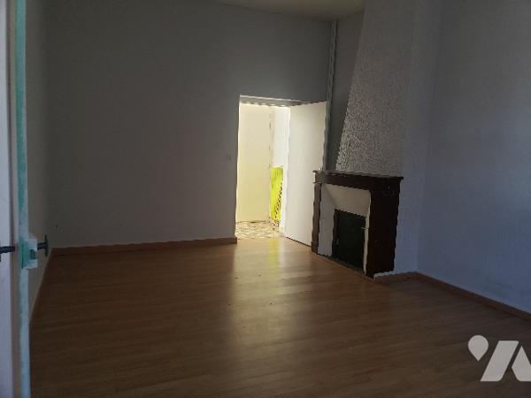 Ensemble Immobilier commercial + habitation au centre ville JOIGNY