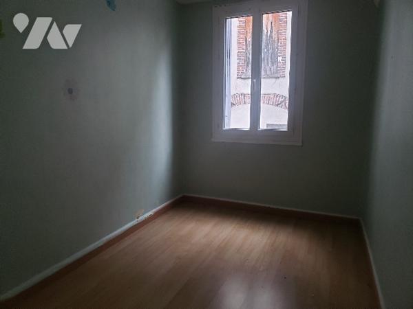 Ensemble Immobilier commercial + habitation au centre ville JOIGNY