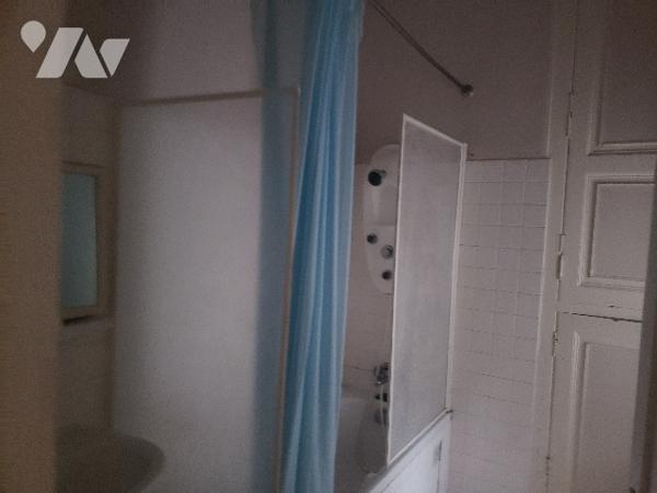 Ensemble Immobilier commercial + habitation au centre ville JOIGNY