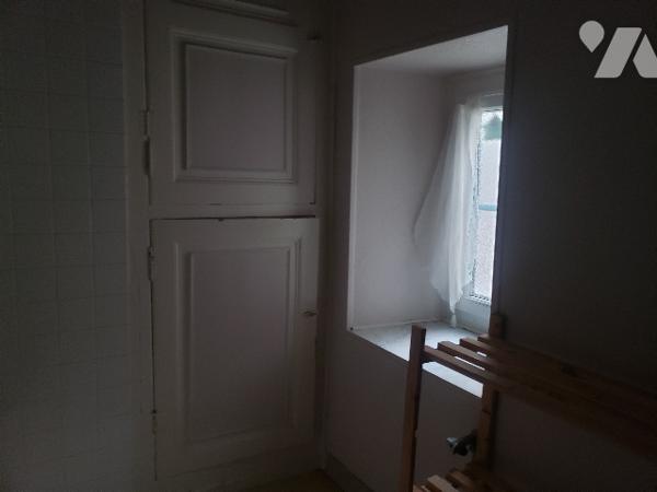 Ensemble Immobilier commercial + habitation au centre ville JOIGNY