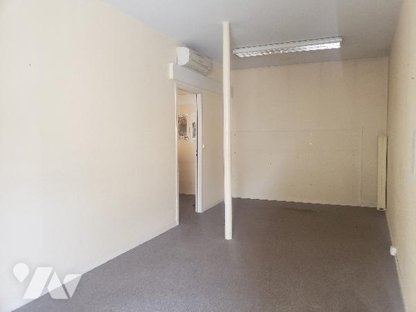 Ensemble Immobilier commercial + habitation au centre ville JOIGNY