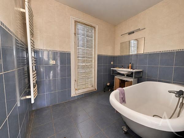 Bourges Asnières - Maison mitoyenne de plain-pied - A rénover