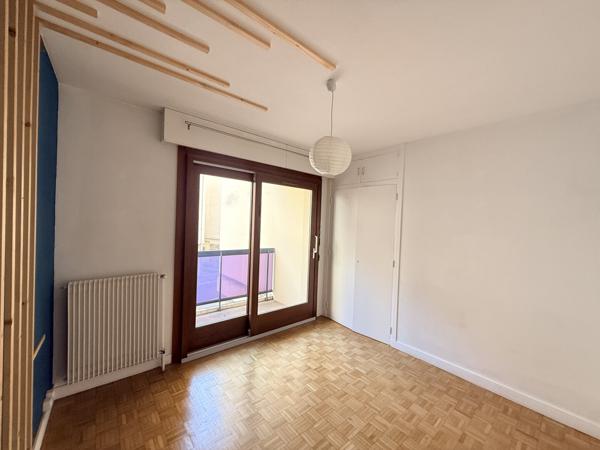 Appartement quartier proche Coubertin - Salins avec balcons