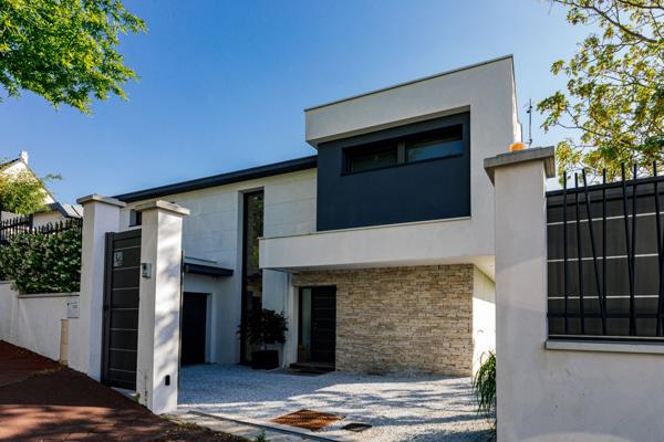 Clamart (92140) Maison contemporaine d’architecte à Clamart — Luminosité, espace, qualité