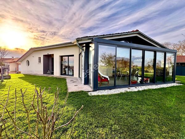 Superbe maison contemporaine d'environ 114 m² avec 3 chambres dont une suite parentale sur 1 000 m² de terrain