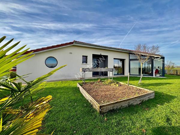 Superbe maison contemporaine d'environ 114 m² avec 3 chambres dont une suite parentale sur 1 000 m² de terrain