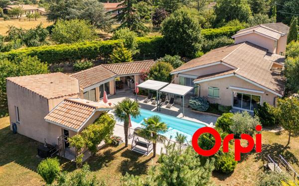 Maison à vendre    9 pièces • 297 m2 Saint-Genis-Laval