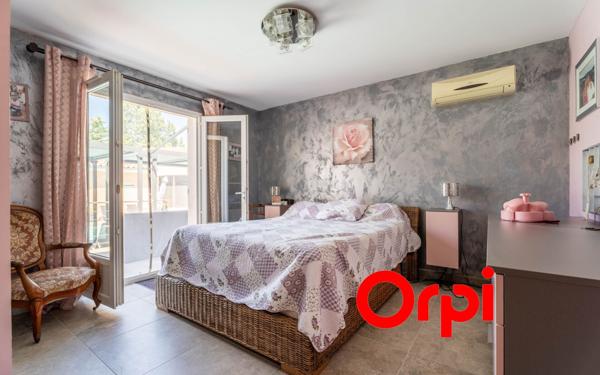 Maison à vendre    9 pièces • 297 m2 Saint-Genis-Laval