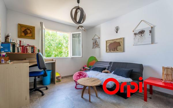 Maison à vendre    9 pièces • 297 m2 Saint-Genis-Laval