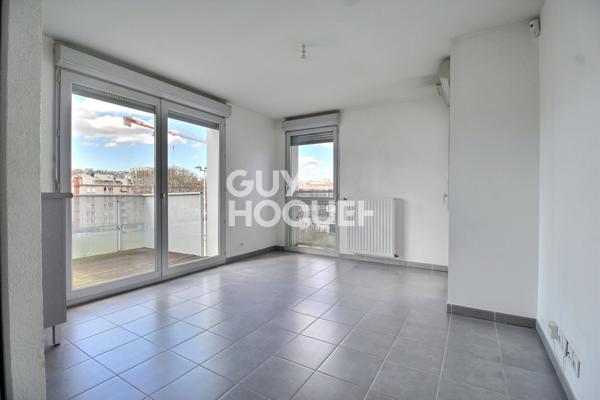 T2 LUMINEUX BALCONS STATIONNEMENT