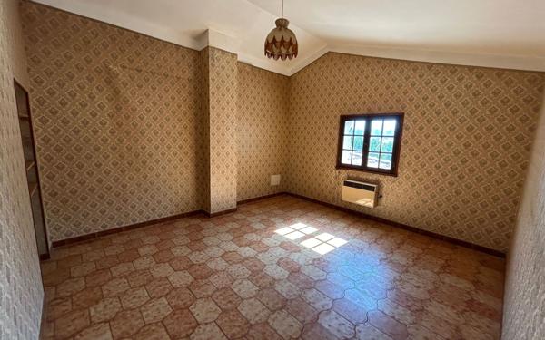 Maison à vendre    7 pièces •  Carpentras