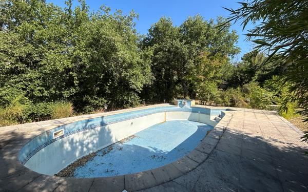 Maison à vendre    7 pièces •  Carpentras