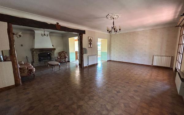 Maison à vendre    7 pièces •  Carpentras