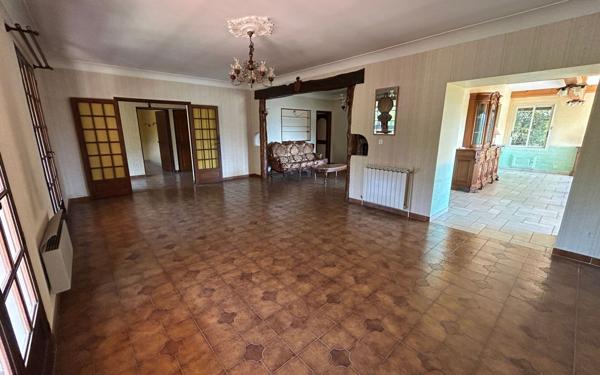 Maison à vendre    7 pièces •  Carpentras