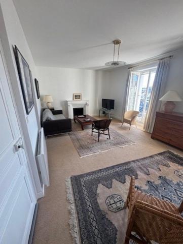 MAISON DE VILLE PROCHE MER