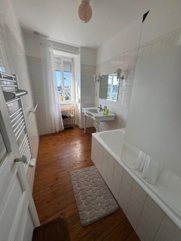 MAISON DE VILLE PROCHE MER