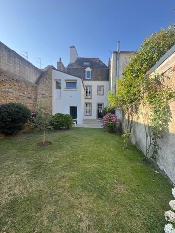 MAISON DE VILLE PROCHE MER